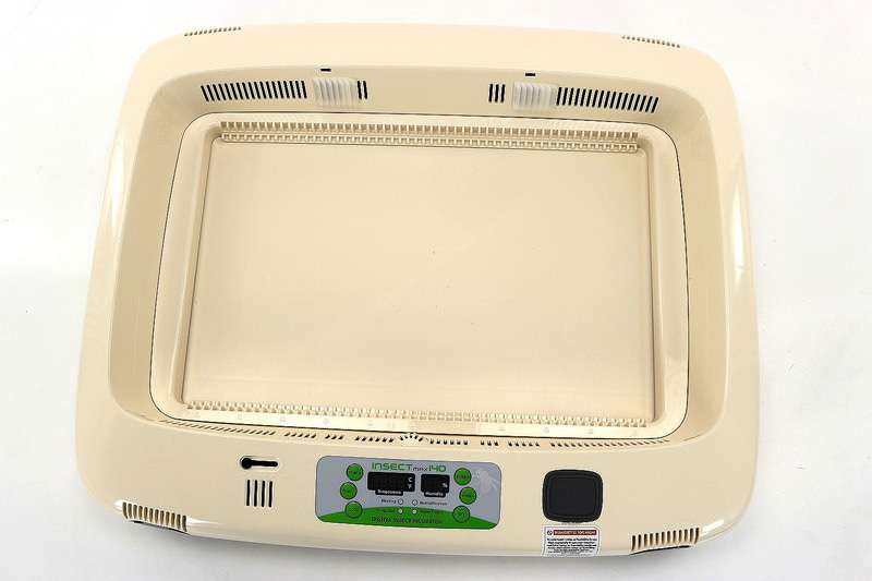 Inkubator- cieplarka do wychowu matek pszczelich na 140 mateczników- pełny automat