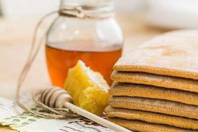 z czym łączyć miód z czym nie łączyć miodu wskazówki porady informacje