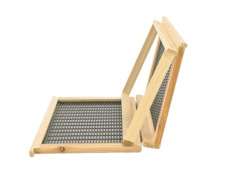 Izolator 1 ramkowy z kratą odgrodową do izolacji matek pszczelich