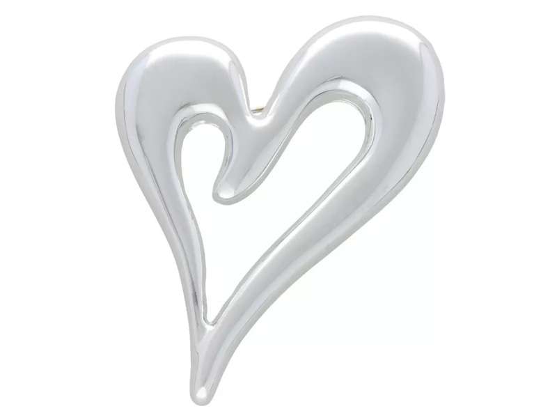 Broszka serce w kolorze srebrnym