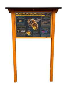 Tablica Edukacyjna MURARKA OGRODOWA w oprawie drewnianej w kotwami i daszkiem Tablica Edukacyjna MURARKA OGRODOWA w oprawie drewnianej w kotwami i daszkiem